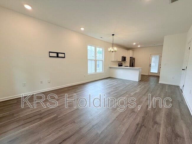 Building Photo - 1420 Maplewood Dr