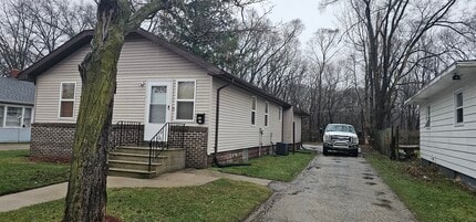 Building Photo - 150 Cross St