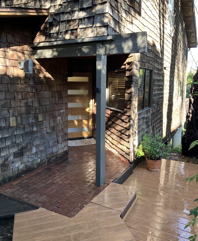 Foto del edificio - 1032 Leff St