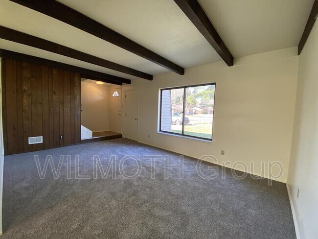 Building Photo - 3055 Wedgewood Dr