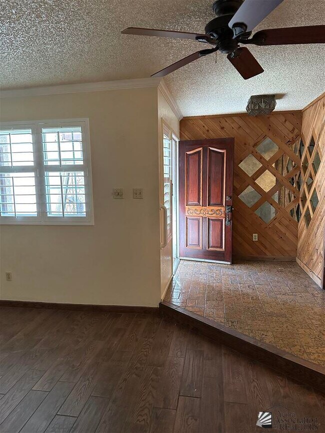 Building Photo - 2662 S Los Amigos Dr