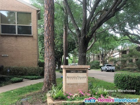 Primary Photo - 2086 Augusta Dr