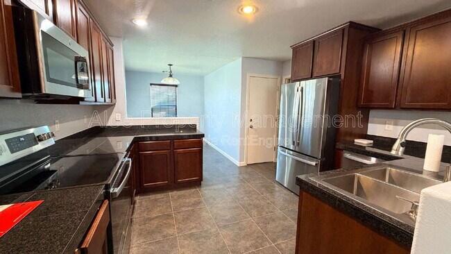 Foto del edificio - 36532 W Barcelona Ln