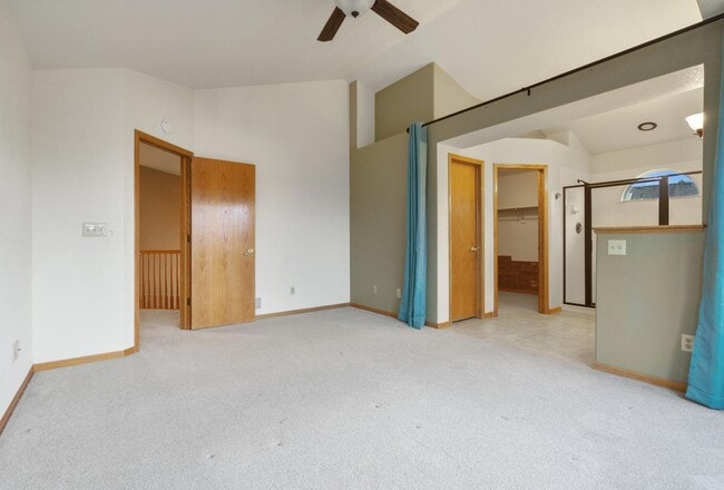 Building Photo - Enjoy the Best of Fort Collins!