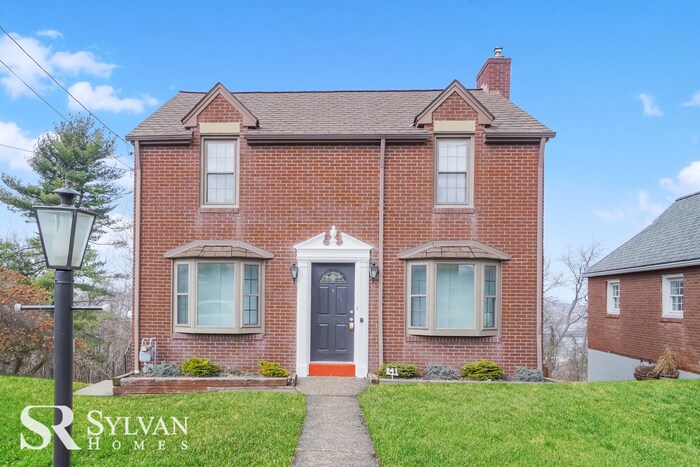 Primary Photo - Don't miss out on this sweet home