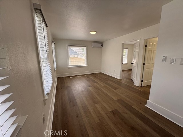Building Photo - 125 W Valencia Dr
