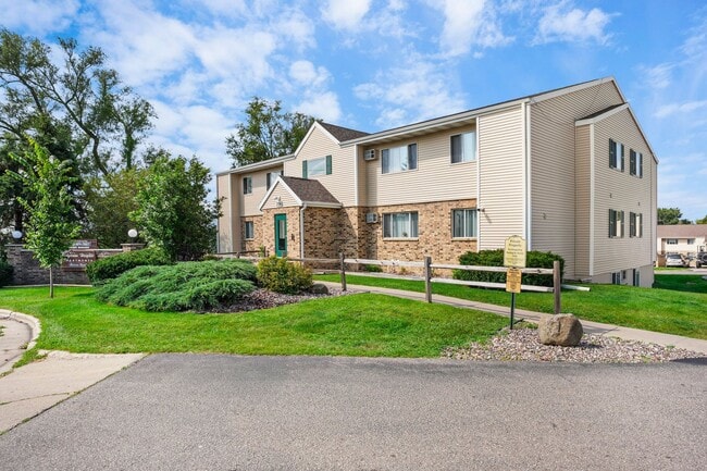 Building Photo - Ridgeview Heights