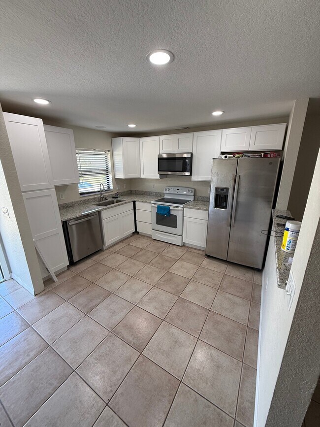 Foto del edificio - 1755 Florence Ave