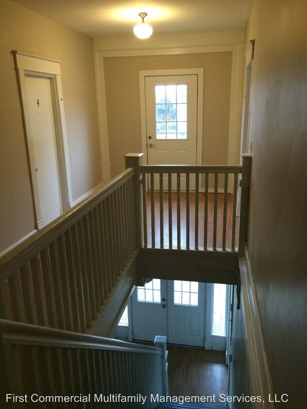 Primary Photo - 2 br, 1 bath Apartment - 1402 E Lincoln