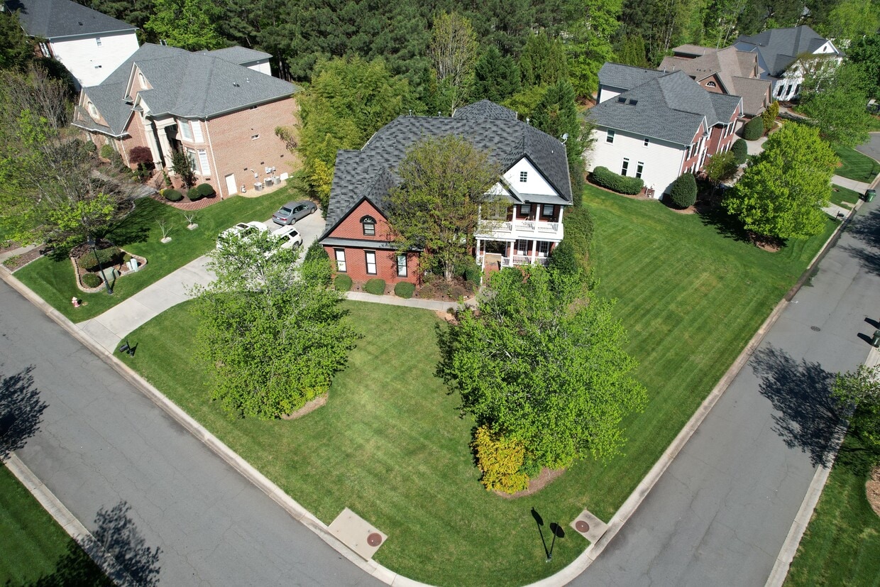 Building Photo - 27239 Preston