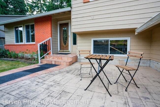 Building Photo - 3 br, 2.5 bath House - 505 224th St SW