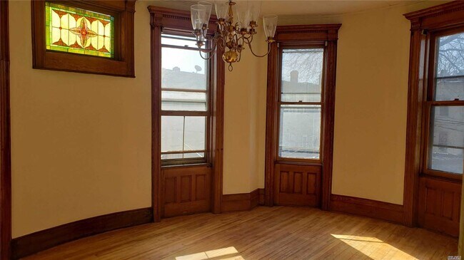 Building Photo - 87-34 Woodhaven Blvd
