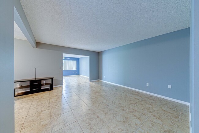 Foto del edificio - 1241 St Andrews Dr