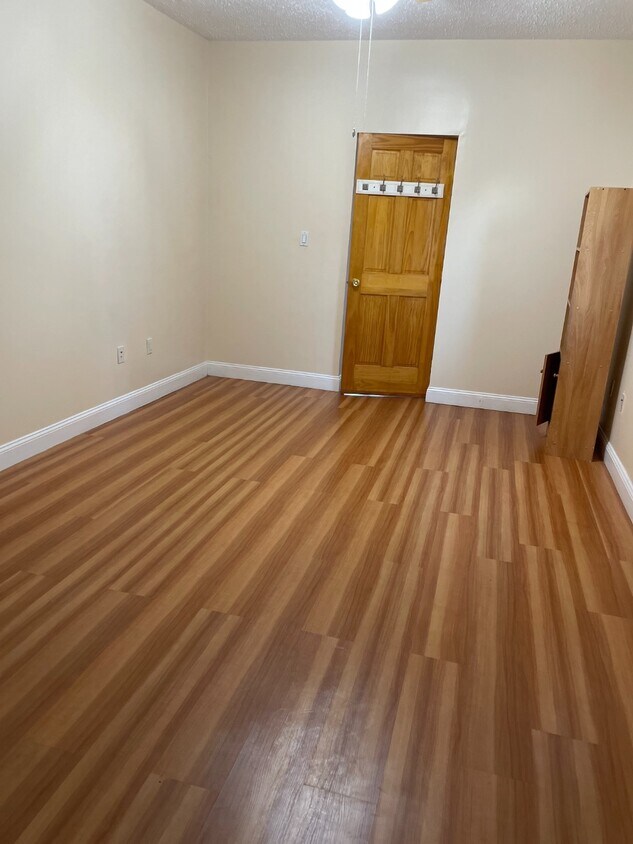 Foto principal - 91-52-110 110th St