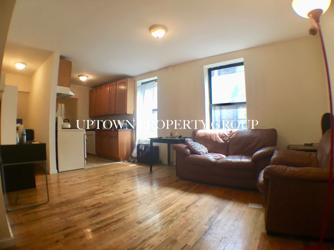 Foto principal - 820 W 180th St