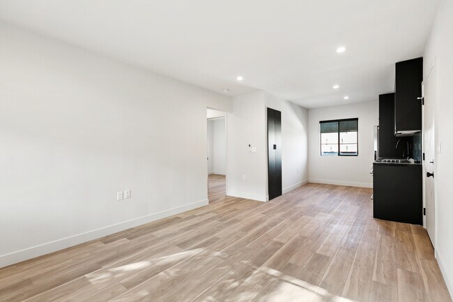 Foto del edificio - 233 Lucas Ave