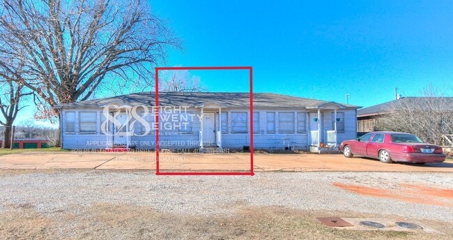 Building Photo - *COMING SOON - TOURS EST TO BEGIN 6/12/26*  2 Bed/1 Bath Tri-plex Home in Noble