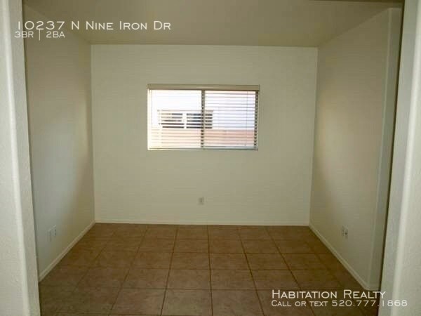 Building Photo - Spacious 3BD/2BA in The Villages of La Canada