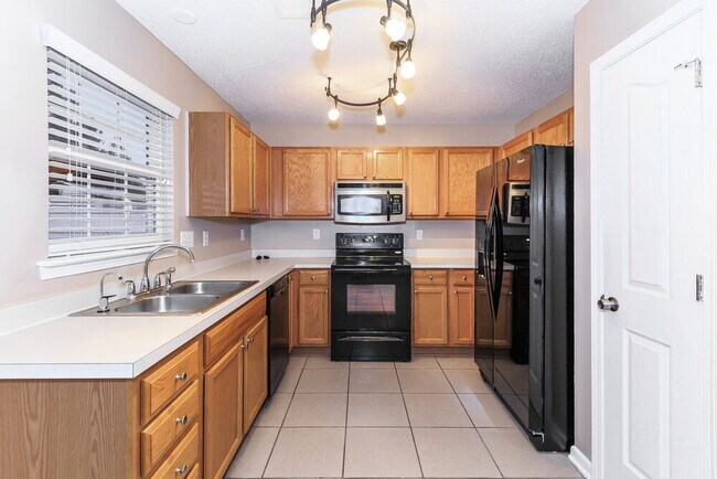 Building Photo - 15239 Pangborn Pl