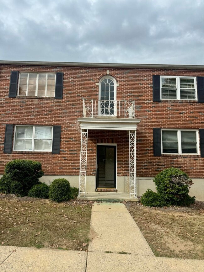 Building Photo - 501 Milledge Rd