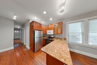 Building Photo - 737 Parker St
