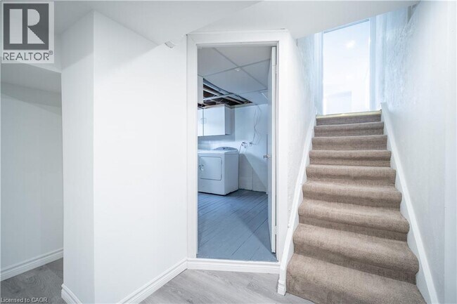 Photo du bâtiment - 10 Monroe St