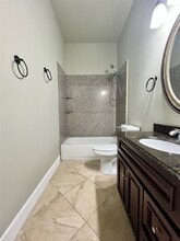Building Photo - 216 Thorn Ridge St