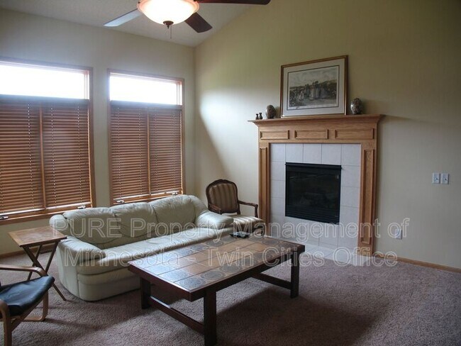 Foto del edificio - 1331 Eagle Bluff Ct