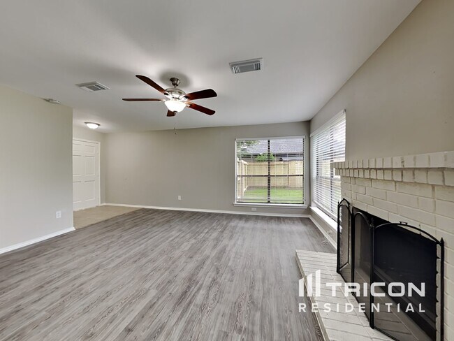 Building Photo - 8010 Halldale Drive Houston TX