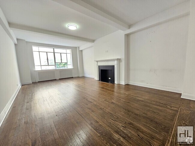 Building Photo - ELEGANT 5th Ave GEM - Chic 1BD/1BA in Gree...