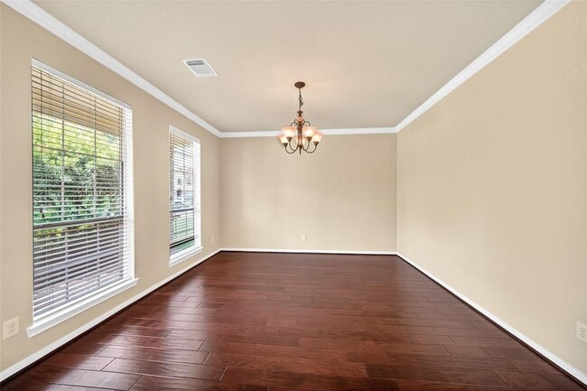 Building Photo - 130 S Vershire Cir