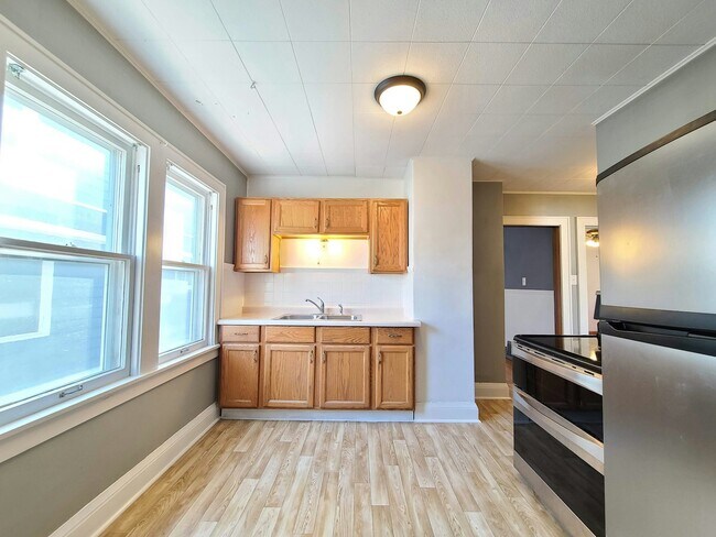 Building Photo - 2144 North 63rd Street, Unit Lower