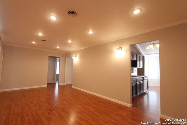 Building Photo - 3919 Kirby Dr