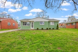 Building Photo - 2021 St Christopher Dr