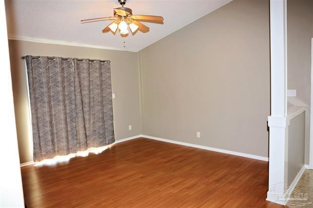 Building Photo - Spyglass Point , Upstairs Unit ~ Two bedro...