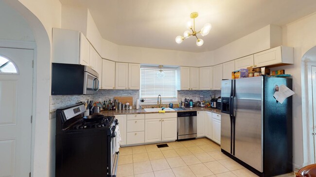 Foto del edificio - Beautifully updated East Arlington home by...