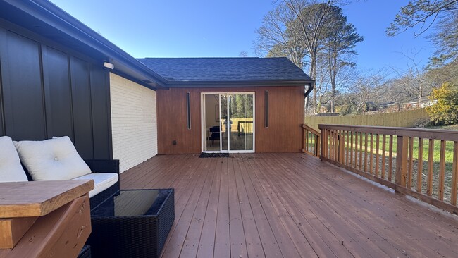 Building Photo - 2054 Fargo Pl SE