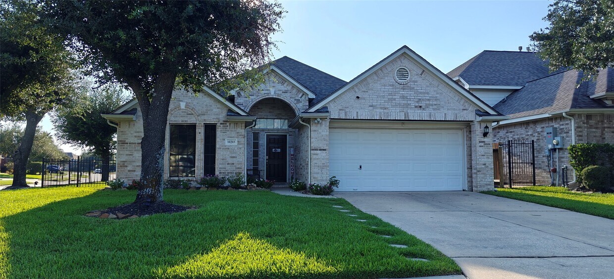 Primary Photo - 10203 Ripple Lake Dr