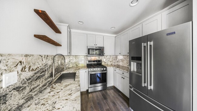 Building Photo - 3 Bed 2.5 Bath - Townhome - Ft Nugent Park...