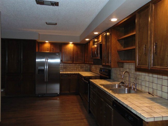 Building Photo - 1409 Ocotilla Dr