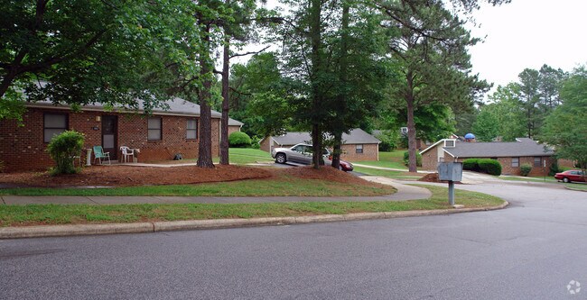 Building Photo - Kentwood Apartments