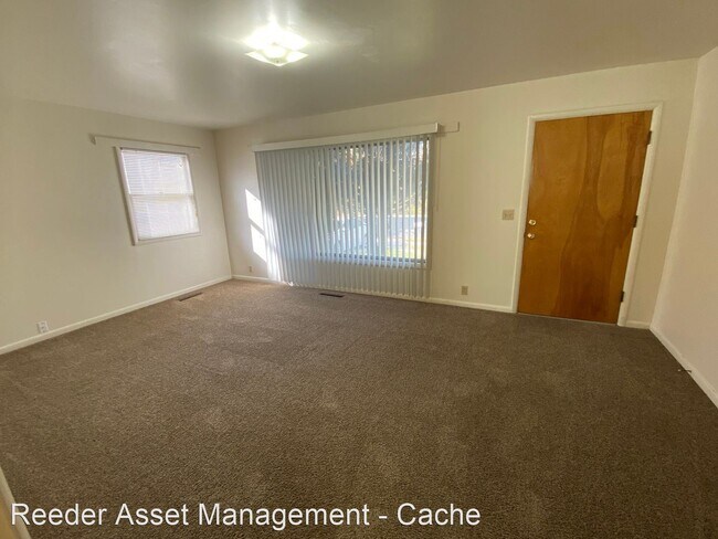 Foto del edificio - 3 br, 2 bath House - 858 North 300 East