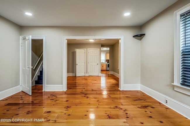 Foto del edificio - 703 Scott St