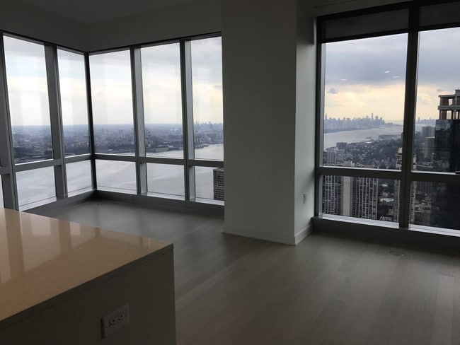 Building Photo - 101 Martha Washington Way
