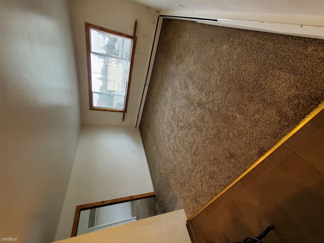 Building Photo - 2 br, 1 bath  - 827 17th Ave