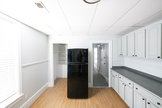 Building Photo - 10 Sycamore St