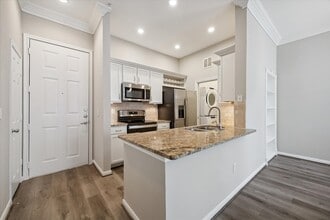 Building Photo - 5353 Memorial Dr