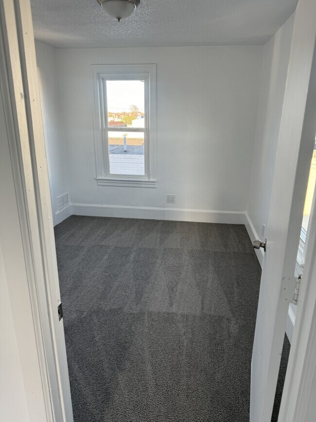 Foto del edificio - 29 W Lincoln Hwy