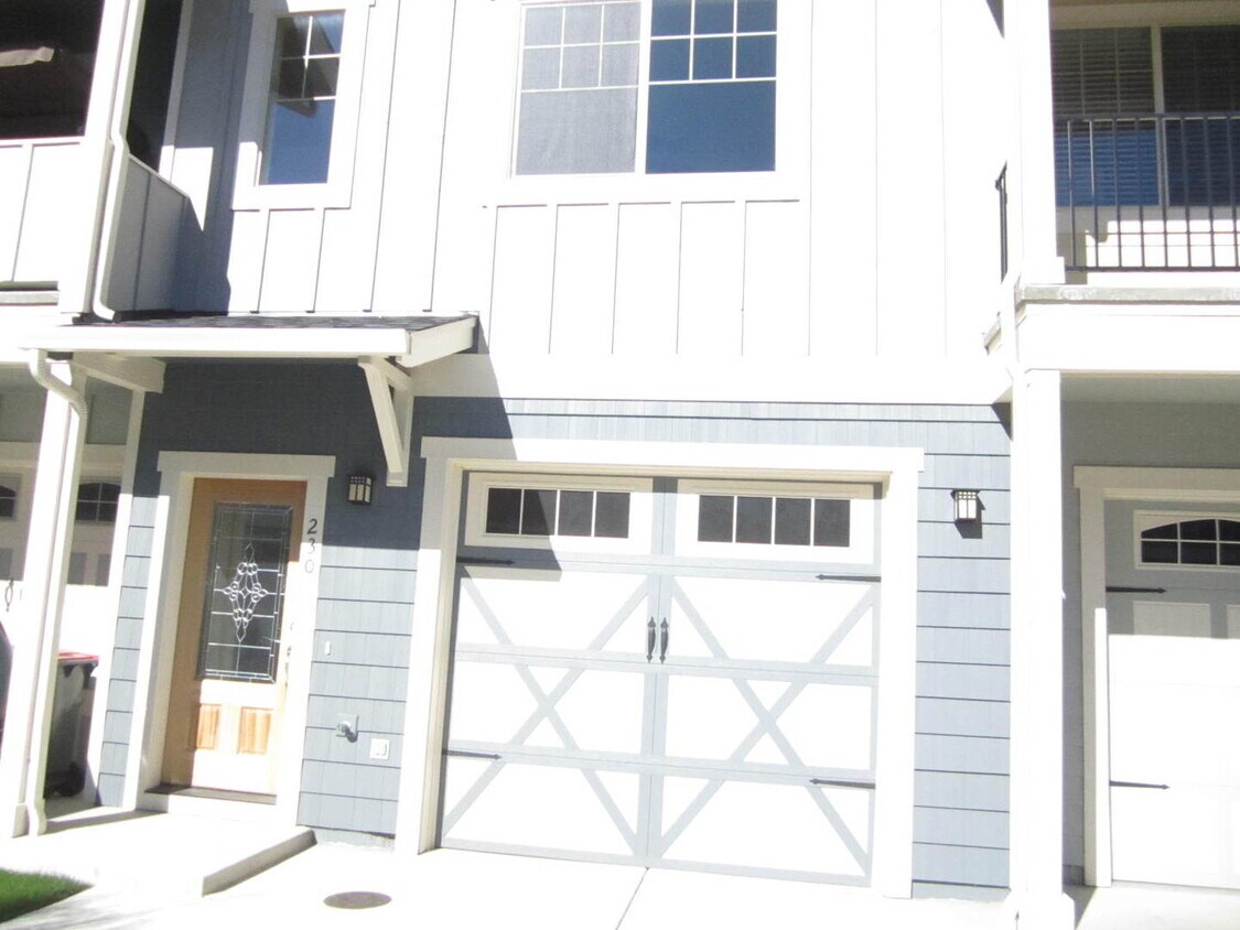 230 Cherry Bark Ln, Medford, OR 97501 Townhome Rentals in Medford OR