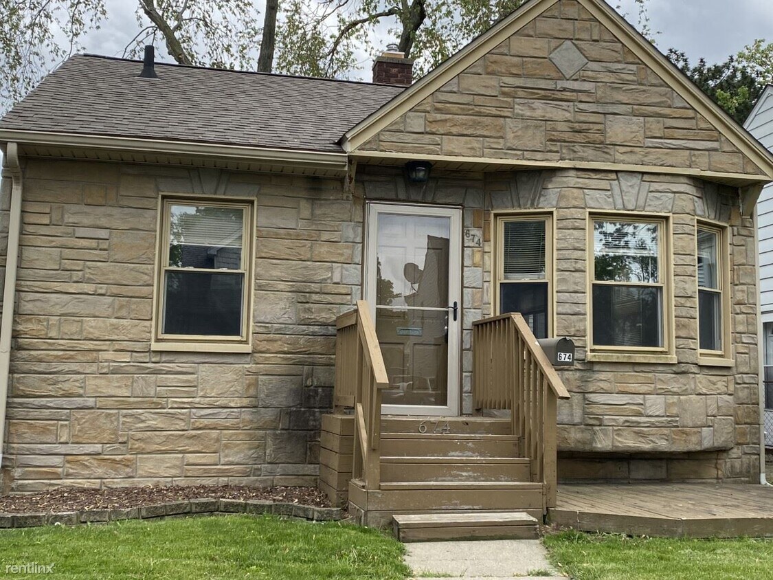 2 br, 2 bath House 674 E ster St House for Rent in Ferndale, MI